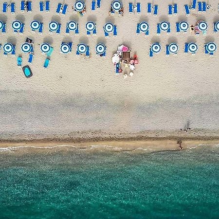 Club Esse Aquilia Beach Village Бадолато-Стационе Экстерьер фото