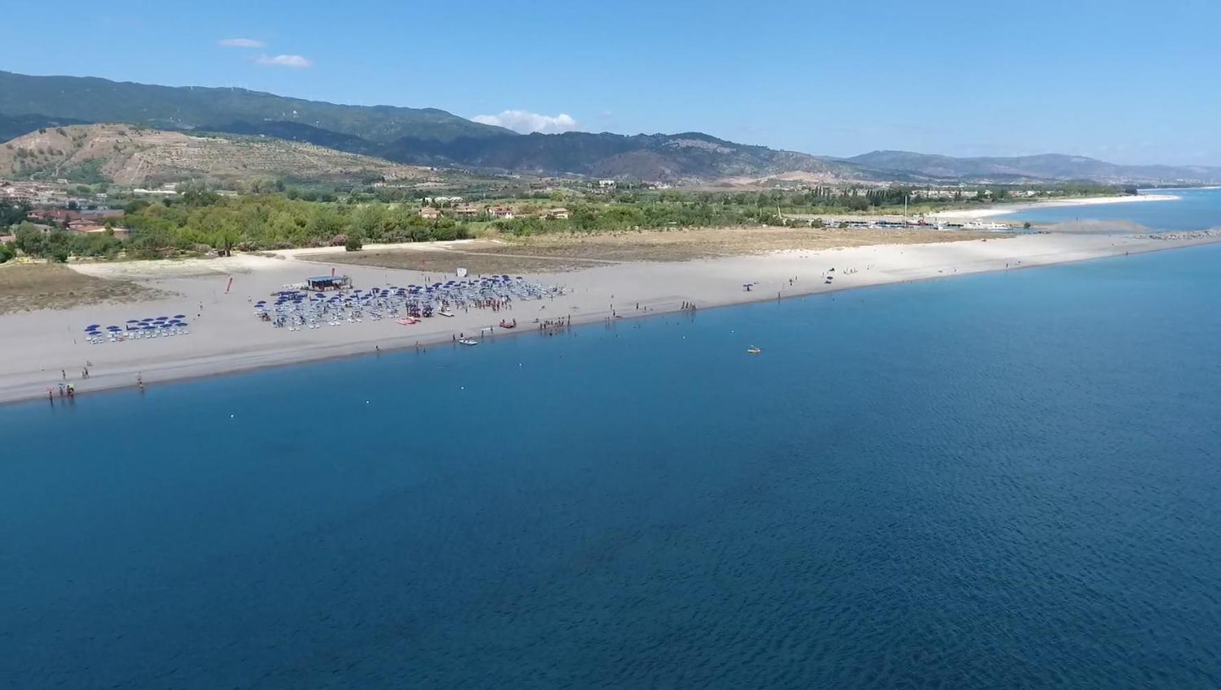 Club Esse Aquilia Beach Village Бадолато-Стационе Экстерьер фото