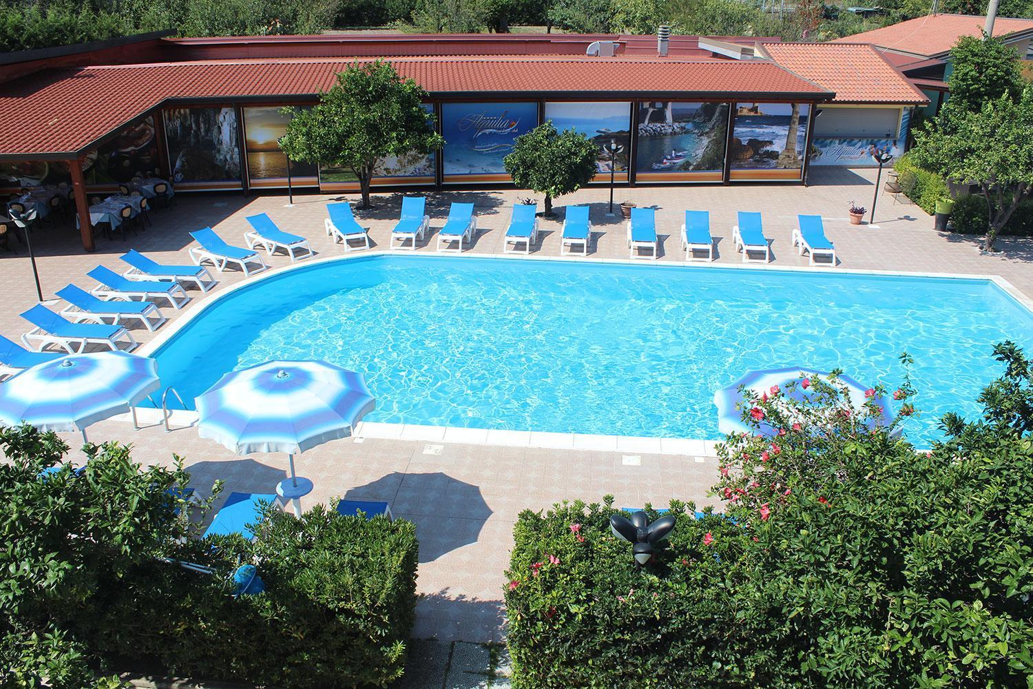 Club Esse Aquilia Beach Village Бадолато-Стационе Экстерьер фото