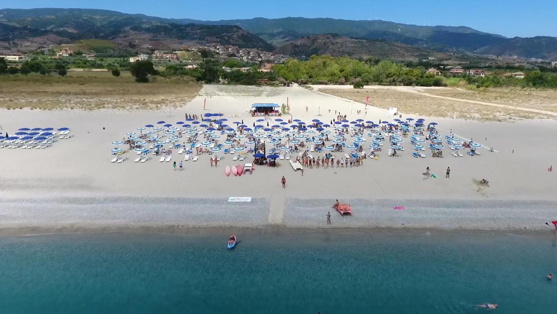 Club Esse Aquilia Beach Village Бадолато-Стационе Экстерьер фото
